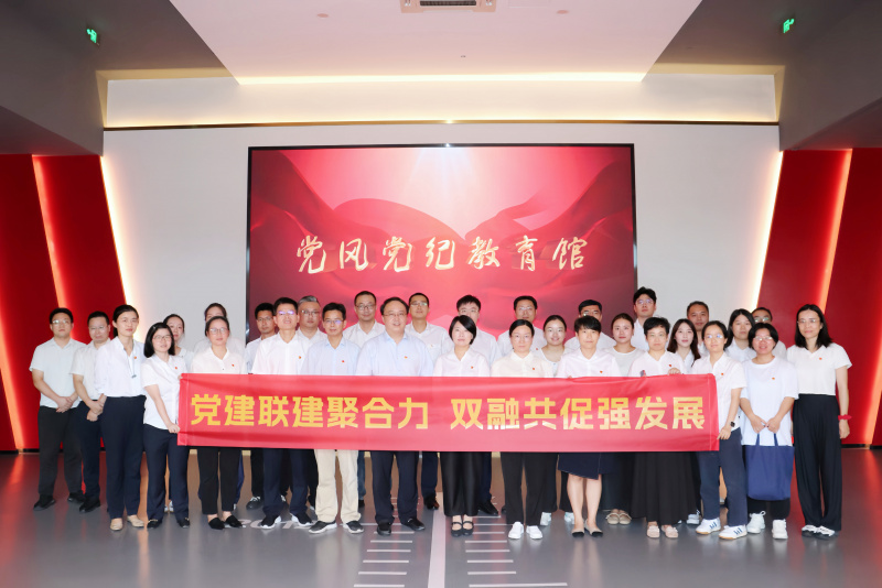 參觀合照.jpg