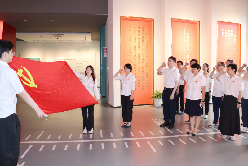 重溫入黨誓詞.jpg