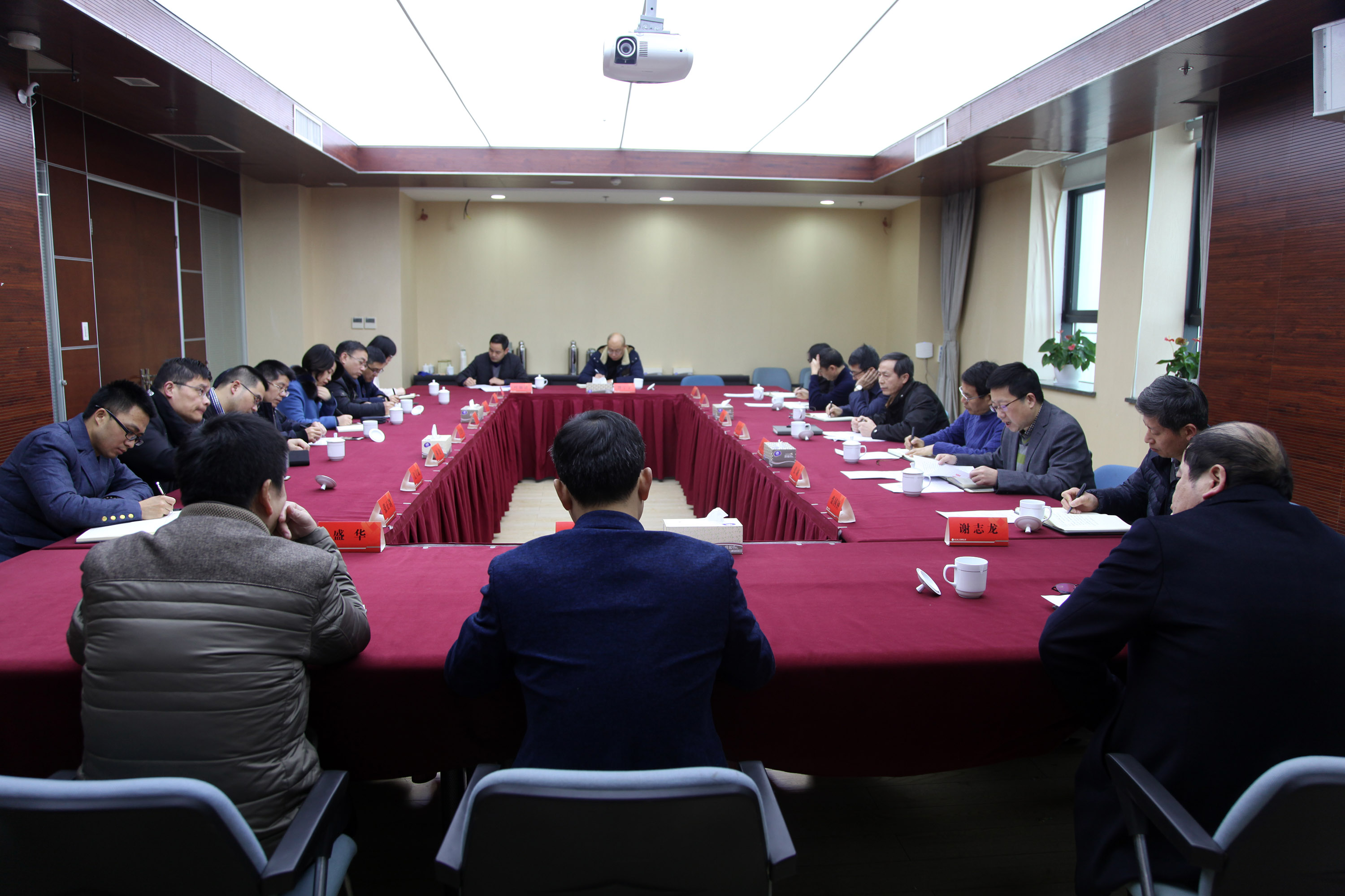 集團公司召開黨委（擴大）會議傳達學(xué)習(xí)黨的十九屆二中全會、十九屆中央紀(jì)委二次全會精神