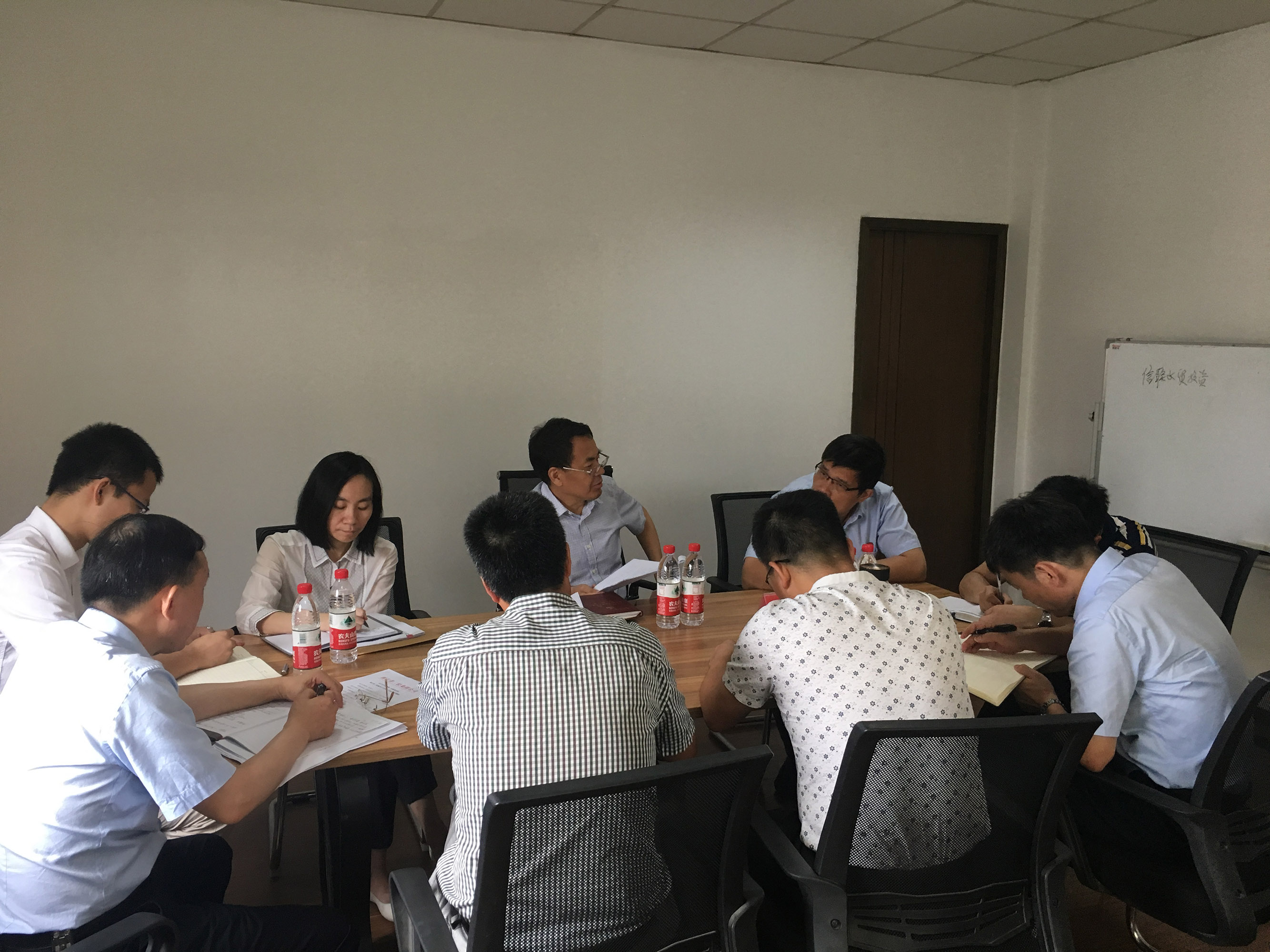 集團(tuán)公司副總經(jīng)理徐旭陽赴信聯(lián)鋼鐵宣講經(jīng)濟(jì)形勢(shì)