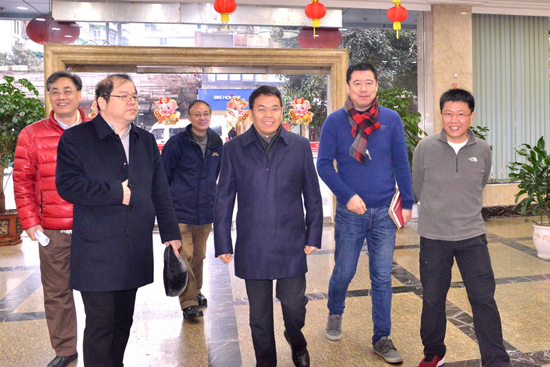 省二輕領(lǐng)導走訪慰問  公司領(lǐng)導喜迎眾員工