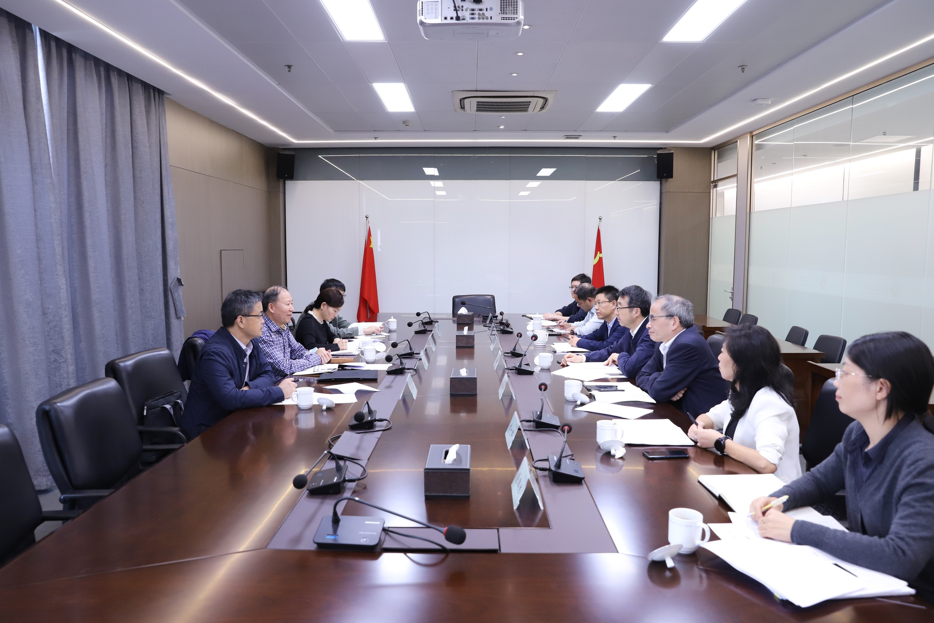 省國資委一級巡視員沈建平來省二輕集團(tuán)調(diào)研除險保安工作
