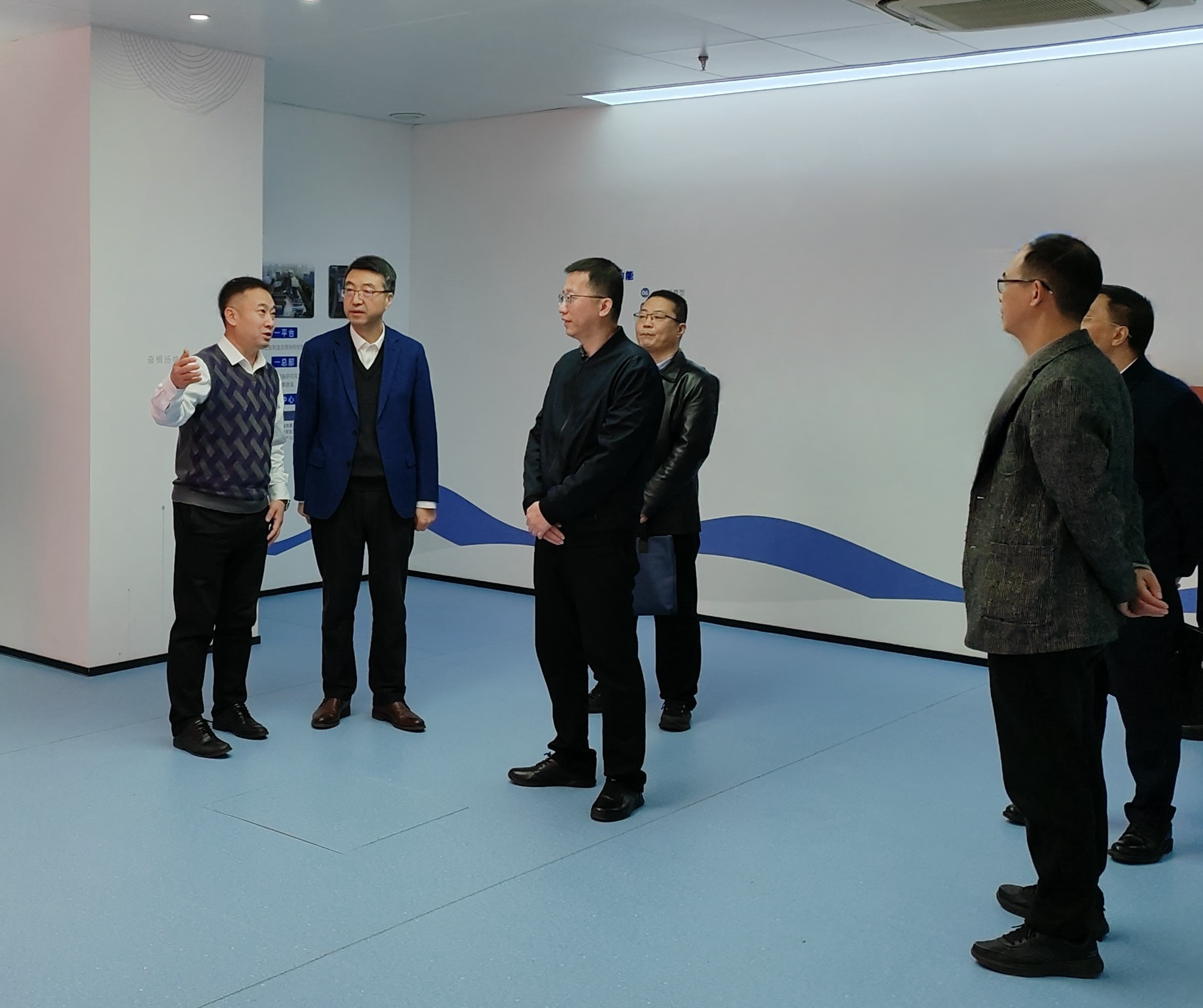 省國資委黨委委員、副主任陳孝在省二輕集團開展“大走訪大調(diào)研大服務大解題”活動